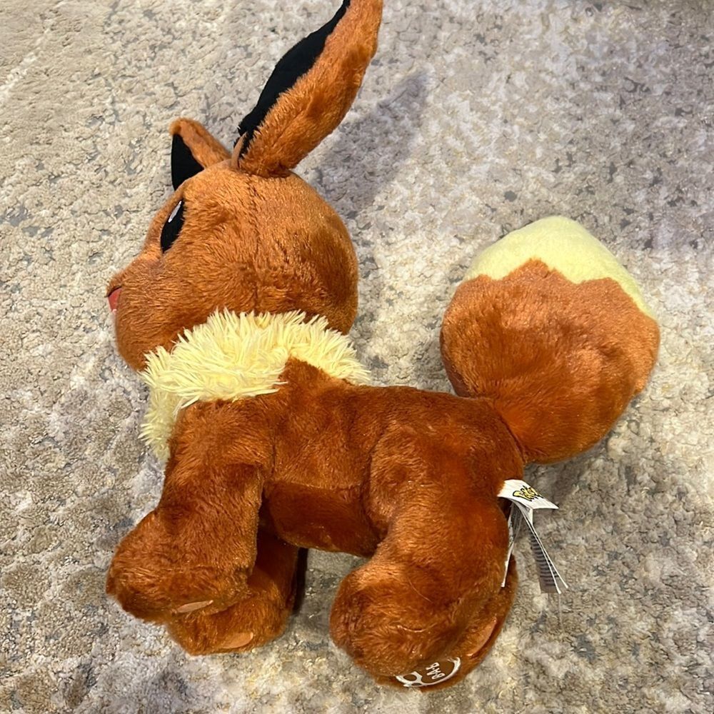 Build a Bear Eeveee Pokémon 2017 17” tall plush EUC